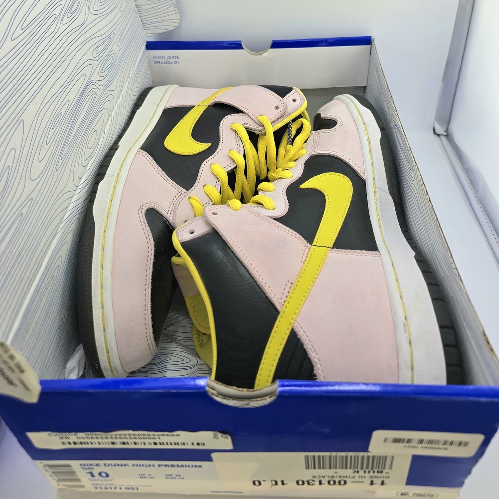 2009 Miss Piggy SB Premium Dunk High